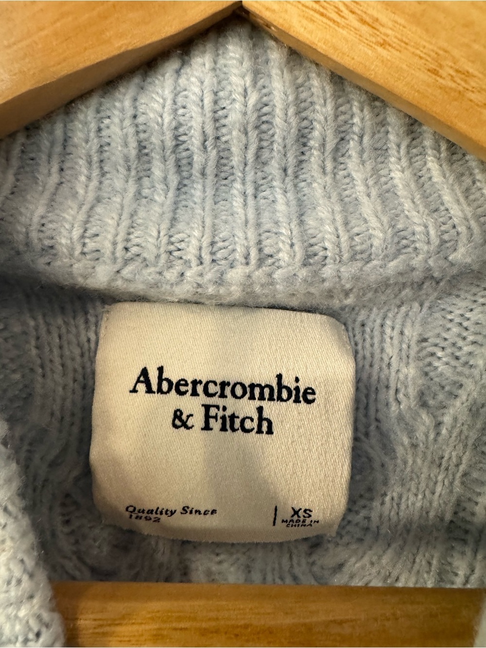 Abercrombie & Fitch Cable Knit Mock Neck Sweater Women’s XS Blue Pullover - Picture 3 of 4